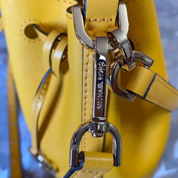 Michael Kors - Picture 3 of 8